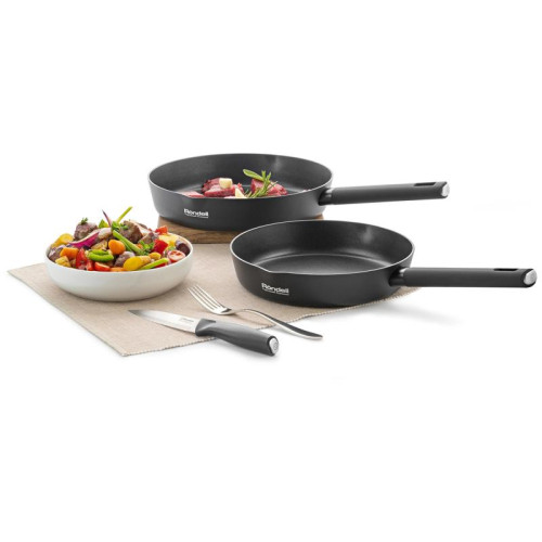 Сковорода/ Сковорода Rondell Trumpf RDA-1343 круглая 26см покрытие: Xylan Plus ручка несъемная (без крышки) черный