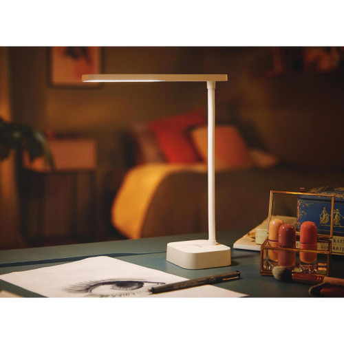 Настольная лампа Philips/ Настольная лампа Tilpa DSK212 PT 5W 50K W USB 02 Настольная лампа Philips/ Настольная лампа Tilpa DSK212 PT 5W 50K W USB 02