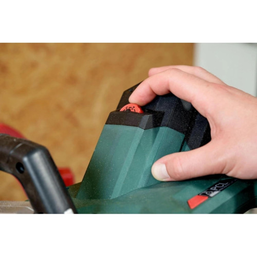 Торцовочная пила Metabo KGSV 216 MC 1500Вт 5000об/мин d=216мм Торцовочная пила Metabo KGSV 216 MC 1500Вт 5000об/мин d=216мм