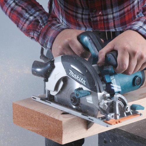 Циркулярная пила (дисковая) Makita HS6100 1100Вт (ручная) D диска.:165мм Циркулярная пила (дисковая) Makita HS6100 1100Вт (ручная) D диска.:165мм