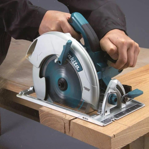Циркулярная пила (дисковая) Makita 5008MGJX2 1800Вт (ручная) D диска.:210мм Циркулярная пила (дисковая) Makita 5008MGJX2 1800Вт (ручная) D диска.:210мм