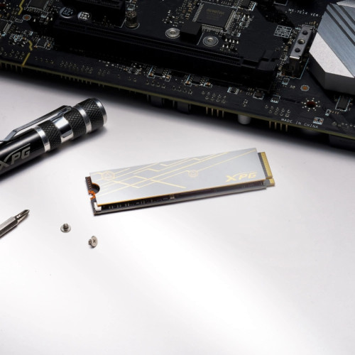Твердотельный накопитель/ ADATA SSD XPG MARS 980 BLADE, 8000GB, M.2(22x80mm), NVMe, PCIe 5.0 x4, 3D NAND, R/W 12000/12000MB/s, IOPs 1 850 000/1 800 000, TBW 5920, DWPD 0.4, with Heat Sink (5 лет)