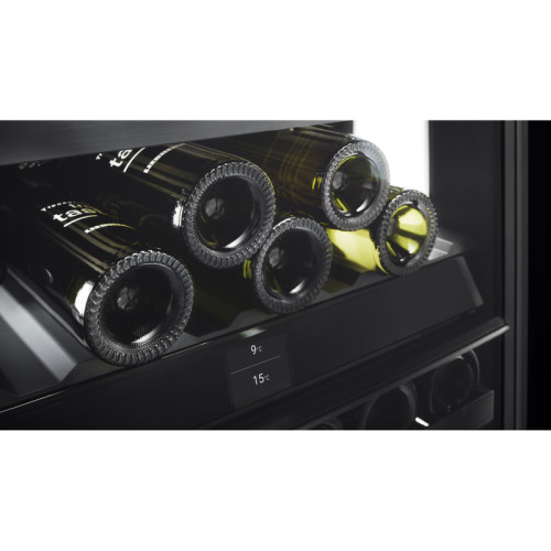 Винные шкафы Liebherr/ Vinidor Selection, высота 82-88 см, 2 темп. зоны, дверь стеклопакет, door-on-door panel ready: установка фасадной рамки, сенсорный дисплей Touch&Swipe