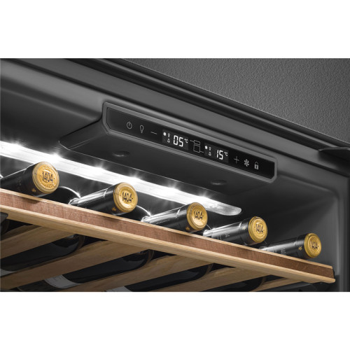 Винный шкаф SMEG/ 60 см, Classica, перенавешиваемые двери, Push-pull, 29 бутылок, деревянные полки, 5-20 С, нержавеющая сталь