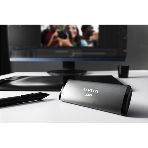 Твердотельный накопитель/ ADATA External SSD SE760, 1024GB, Type-C, USB 3.2 Gen2, R/W 1000/800 MB/s, 122x44x14mm, Black (3 года)