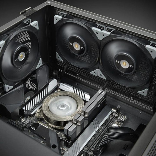 Вентилятор для корпуса Thermaltake Toughfan 12 120х120x25 черный 4-pin 22.3дБ (упак.:2шт) (CL-F082-PL12BL-A) Ret [CL-F082-PL12BL-A]