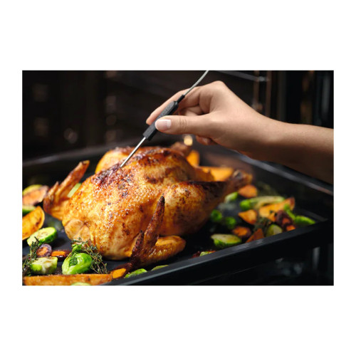 Встраиваемые электрические духовки ELECTROLUX/ Духовой шкаф AssistedCooking с пиролизом, основной цвет - нержавеющая сталь, сенсорное управление, цветной ЖК-дисплей, электронное регулирование времени и температуры, будильник,  таймер отключения, отложенны
