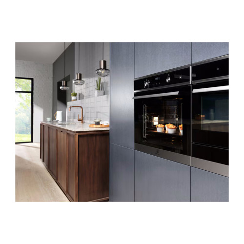 Встраиваемые электрические духовки ELECTROLUX/ Электрический духовой шкаф с конвекцией, приготовление на пару, объем 72 л, 10 режимов, автопрограммы, очистка пиролитическая, 3 стекла в дверце, направляющие проволочные + телескопические (1 уровень)