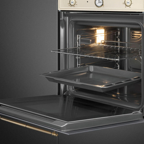 Встраиваемый духовой шкаф SMEG/ Встраиваемый духовой шкаф SMEG, 60 см, Cortina, 50-260 градусов, часы/таймер, галогенная подсветка, 9 режимов, поворотные переключатели Cortina, пиролиз, автоматическое отключение, петли Soft Close, полезный объем 65 л, цве
