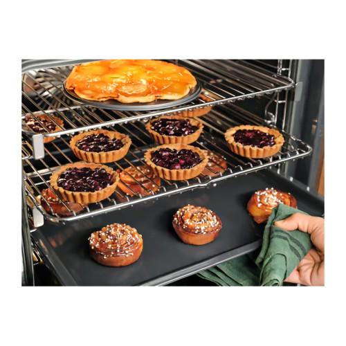 Встраиваемый духовой шкаф/ электрический с конвекцией, объем 72 л, 99 автоматических программ,очистка гидролизная, 3 стекла в дверце, направляющие проволочные + телескопические (1 уровень)