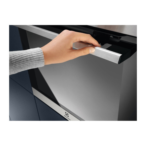 Встраиваемая электрическая духовка ELECTROLUX/ Электрический духовой шкаф с кольцевым нагревательным элементом SurroundCook, основной цвет - нержавеющая сталь c Anti Finger Print, утапливаемые переключатели, таймер отключения, отложенный старт, будильник, Встраиваемая электрическая духовка ELECTROLUX/ Электрический духовой шкаф с кольцевым нагревательным элементом SurroundCook, основной цвет - нержавеющая сталь c Anti Finger Print, утапливаемые переключатели, таймер отключения, отложенный старт, будильник,