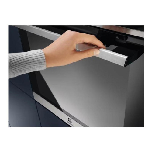 Духовой шкаф Электрический/ Духовой шкаф Электрический Electrolux EOE8P39WX черный/нержавеющая сталь