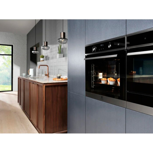 Встраиваемая электрическая духовка ELECTROLUX/ Встраиваемая электрическая духовка ELECTROLUX EOF5C50BZ Духовой шкаф SurroundCook, основной цвет - черный, утапливаемые переключатели, таймер отключения, отложенный старт, будильник, хромированные направляющи Встраиваемая электрическая духовка ELECTROLUX/ Встраиваемая электрическая духовка ELECTROLUX EOF5C50BZ Духовой шкаф SurroundCook, основной цвет - черный, утапливаемые переключатели, таймер отключения, отложенный старт, будильник, хромированные направляющи