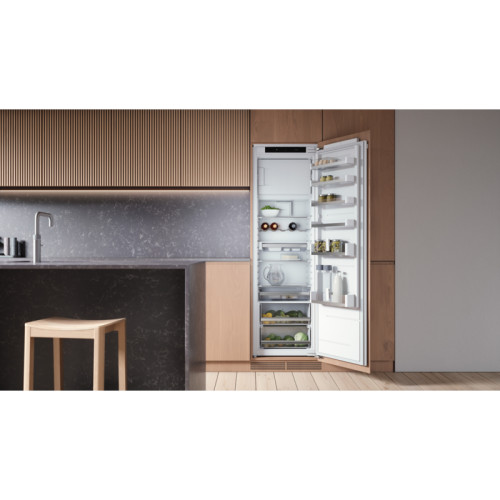 Встраиваемый холодильник ASKO/ Встраиваемый холодильник ASKO, Арт. 743638, полезный объем 280 л, LED освещение, SuperCool, SuperFreeze, Low Frost, Soft Close, CoolFlow+, контроль влажности, электронная панель управления