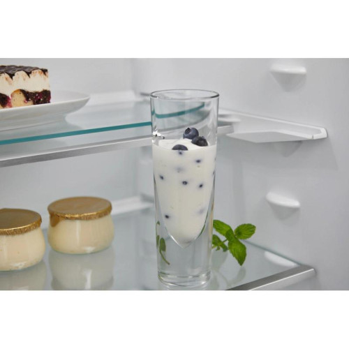 Холодильник/ Холодильник Electrolux LNS9TE19S 2-хкамерн. белый