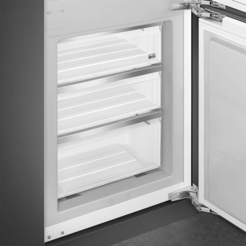 Встраиваемый холодильник Smeg/ Встраиваемый холодильник Smeg, объем 244 л (182+62), полный No Frost, жесткое крепление, LCD-дисплей, инверторный компрессор, энергоэффективность D