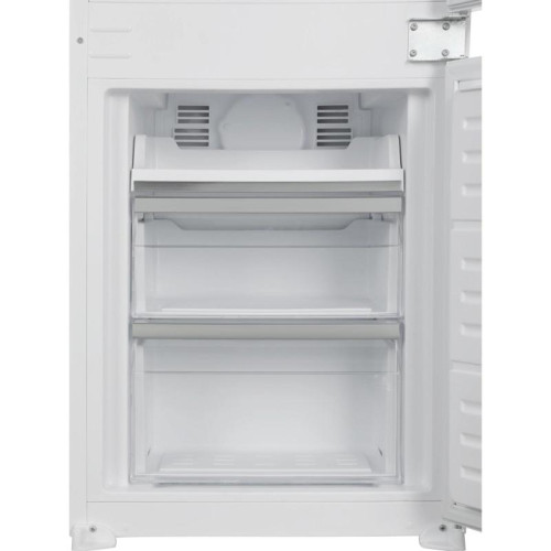 Холодильник/ Холодильник Hyundai HBR 1786 2-хкамерн. белый