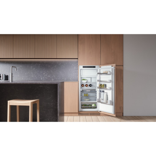 Встраиваемый холодильник ASKO/ Встраиваемый холодильник ASKO, Арт. 743637, МК сверху, объем 180 л, LED освещение, SuperCool, SuperFreeze, Low Frost, Soft Close, CoolFlow+, контроль влажности, электронная панель управления