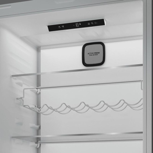 Встраиваемый холодильник/ Холодильник встраиваемый HBT 400I 869891800010 HOTPOINT