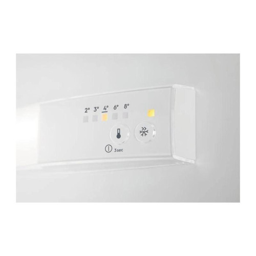 Холодильник/ Холодильник Electrolux LND5FE18S 2-хкамерн. белый