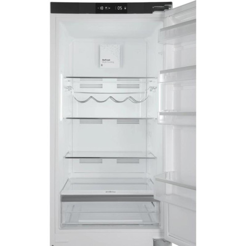 Холодильник/ Холодильник Hyundai HBR 1786 2-хкамерн. белый