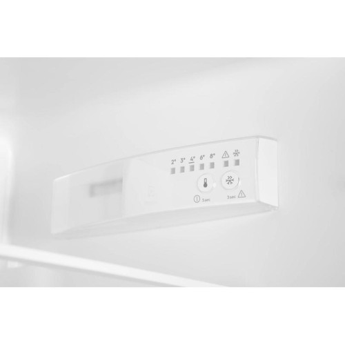 Холодильник/ Холодильник Electrolux LND5FE18S 2-хкамерн. белый