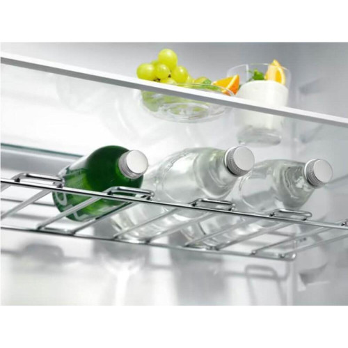 Встраиваемые холодильники  ELECTROLUX/ Холодильник комбинированный, встраиваемыйTwinTech 600, скользящие направляющие, No Frost (морозильная камера), сенсорное управление, полезный объём: 269 л (207 + 62 л), зона свежести, перенавешиваемые двери,полка для
