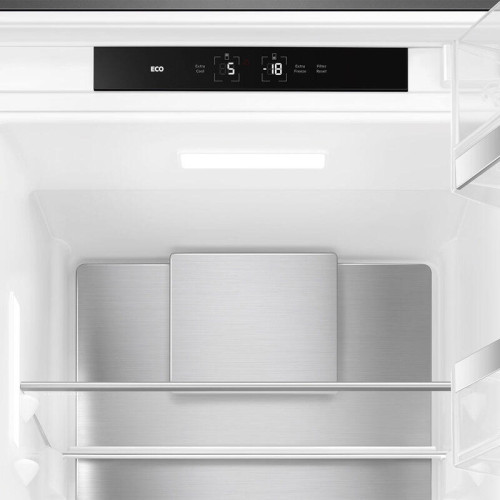 Встраиваемый холодильник Smeg/ Встраиваемый холодильник Smeg, полный NoFrost, скользящие направляющие, перенавешиваемая дверь, объем 248 л, LCD дисплей с сенсорным управлением, LED освещение, акустический сигнал при открытой дверце, световой/акустический 