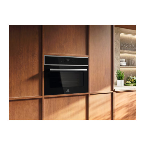 Встраиваемая микроволная печь Electrolux/ Встраиваемая СВЧ, микроволны и гриль, объем 44 л, выходная мощность микроволн 1000 Вт,гриля 1200 Вт, управление электронное, автоприготовление, авторазмораживание, цвет нержавеющая сталь