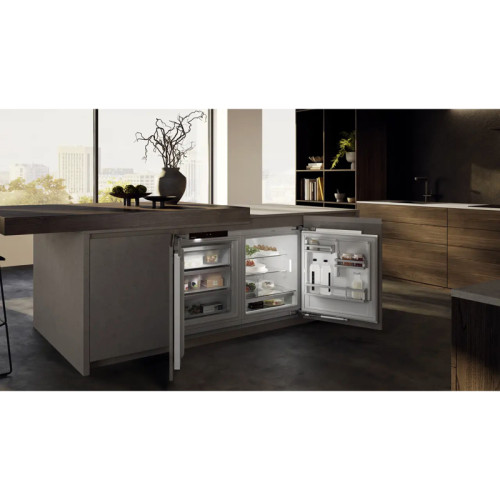 Встраиваемая морозильная камера Liebherr/ Pure, высота 82-88 см, door-on-door, SmartFrost, сенсорная электроника за дверью.