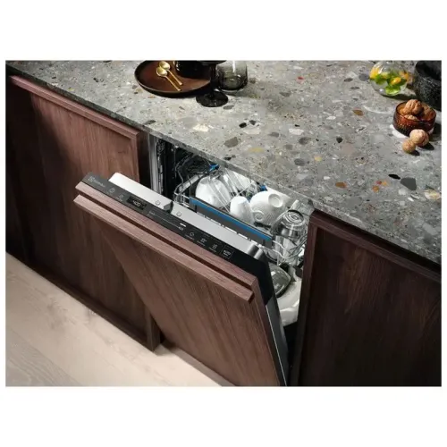 Встраиваемые посудомоечные машины ELECTROLUX/ Встраиваемая узкая посудомоечная машина, загрузка на 9 комплектов посуды, сенсорное управление, 8 программ, 44.6x55x82 см, черный цвет, сушка: с открыванием дверцы, индикация на полу: проекция дисплея