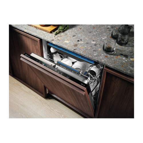 Встраиваемые посудомоечные машины ELECTROLUX/ Полноразмерная, 60см, без фасада, сенсорное управление Quick Select 2, трехцифровой дисплей, 14 комплектов, 8 программ + 23 комбинации (все программы, кроме Предварительное полоскание, АВТО и Самоочистка, могу