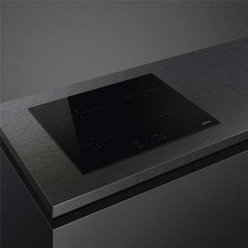 Встраиваемая варочная панель SMEG/ Стеклокерамическая варочная панель, 60 см, прямой край,черный цвет