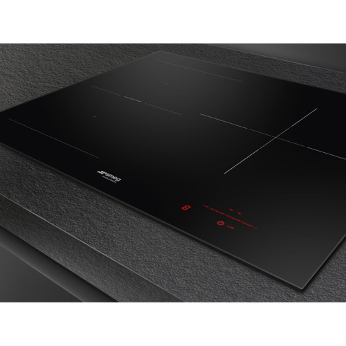 Варочная поверхность Smeg/ Варочная поверхность Smeg, 60 см, индукция, слайдерное управление, 3 зоны нагрева, 17 уровней мощности, автоматическое определение посуды, таймер, пауза, индикация остаточного тепла, цвет черный