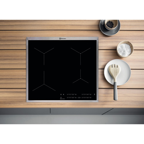 Встраиваемая варочная поверхность ELECTROLUX/ Встраиваемая варочная поверхность ELECTROLUX EIT60443X индукционная, 60 см, распознавание наличия посуды, черный цвет, рамка из нержавеющей стали