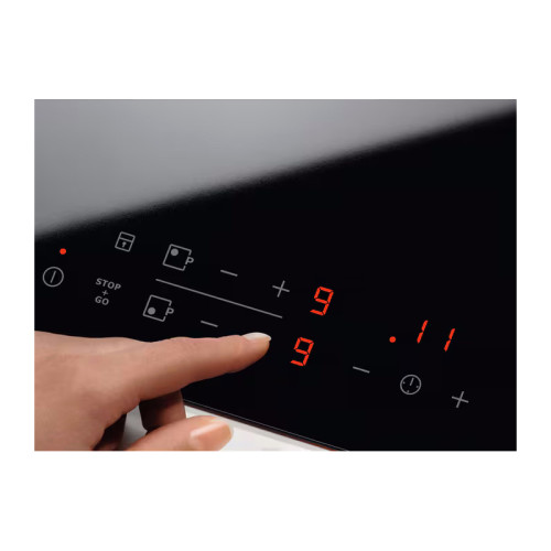 Встраиваемая варочная поверхность ELECTROLUX/ Электрическая варочная поверхность HiLight на 4 конфорки, 2 зоны с расширением, cтеклокерамика, мощность: 6300 Вт, независимая установка, размеры (ШхГ): 57.6x51.6 см,рама из нержавеющей стали