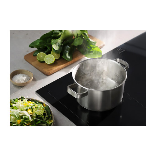 Встраиваемые индукционные панели ELECTROLUX/ индукционная на 4 конфорки, cтеклокерамика, мощность: 7350 Вт, независимая установка, размеры (ШхГ): 59x52 см