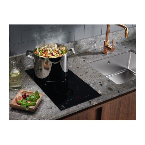 Встраиваемые электропанели/ Электрическая варочная поверхность LHR3233CK ELECTROLUX