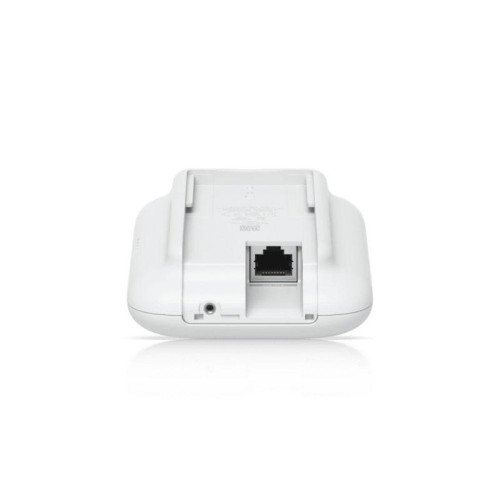 Точка доступа Wi-Fi Ubiquiti Swiss Army Knife Ultra 2.4+5 ГГц, 802.11ac, 2x2 MIMO, до 20 дБм, 1х 1Гб RJ45, до 200 клиентов, до 866.7 Мбит/с