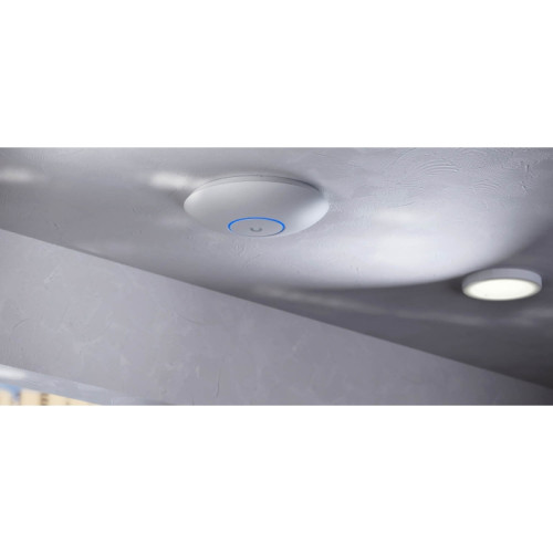 Wi-Fi точка доступа Ubiquiti U7 Long-Rang Wi-Fi точка доступа Ubiquiti U7 Long-Rang